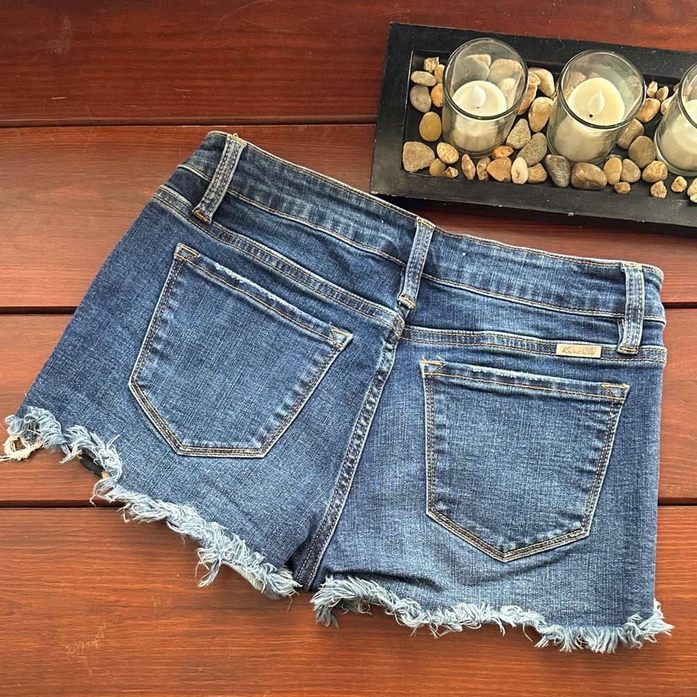 Frayed Hem Dark Blue Denim Women's Shorts with Leopard Accent - Picture 2 of 6